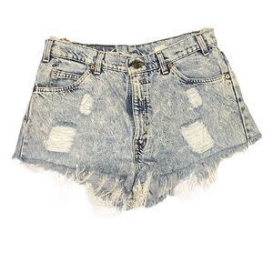 Vintage Levi’s 550 distressed shorts high waisted Sz 34